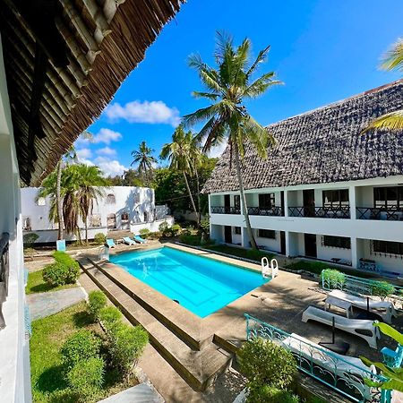 Papillon Garden Bar Villas Bamburi Eksteriør billede