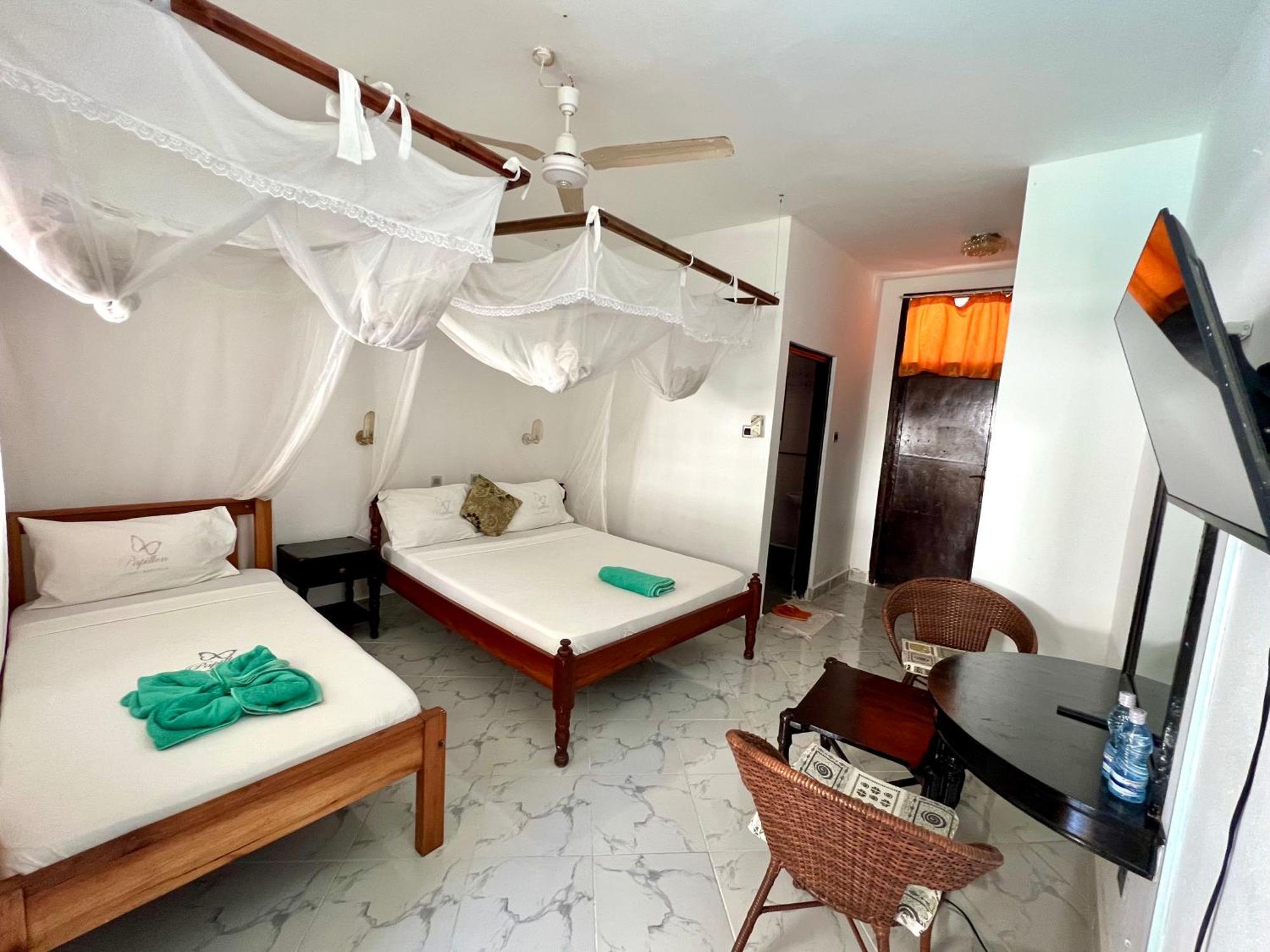 Papillon Garden Bar Villas Bamburi Eksteriør billede
